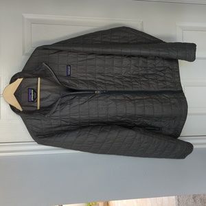 Men's Gray Patagonia Puffer Jacket, Size XL.